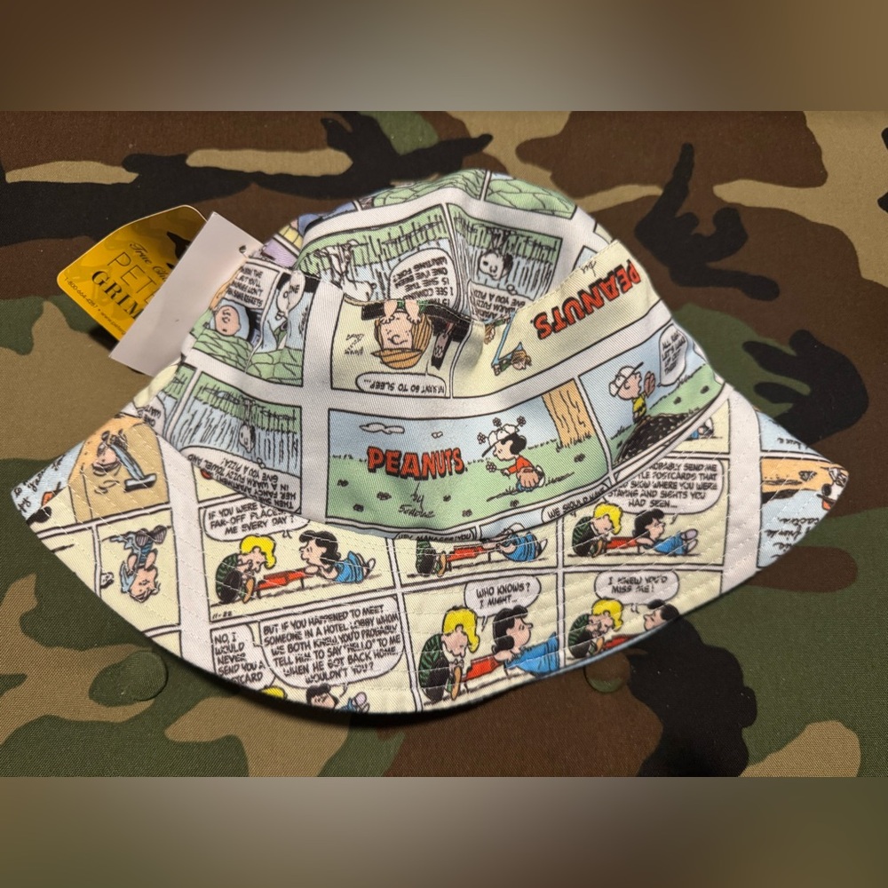 New and unused Peter Grimm collab w/ Peanuts reversible Bucket Hat